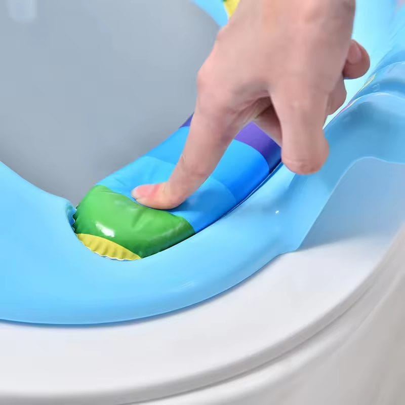 Capac de Toaleta pentru Copii, Broscuta Albastra, Cu Manere Laterale si Design Colorat, Ideal pentru Antrenamentul la Olita si Invatarea Igienei Personale, 38x35x8 Cm, + 1 An - LUDIRO
