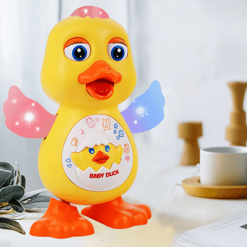 Vedere frontală a rățuștii galbene LUDIRO, cu elementul decorativ Baby Duck pe burtică și aripile ridicate.