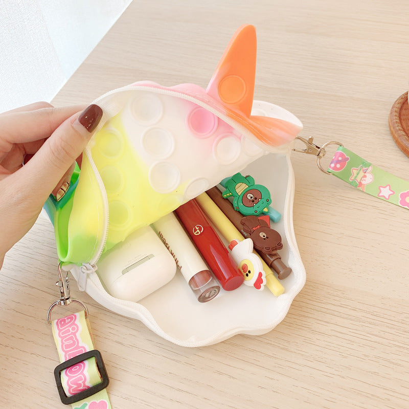 Jucarie Interactiva Antistres Tip Gentuta de Umar Pop IT NOW din Silicon, Cu Fermoar si Curea, Unicorn XXL, 23x19x5 cm, Roz, + 3 Ani - LUDIRO