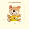 Dimensiunile ursulețului: 18 cm lățime, 18 cm înălțime și 10 cm adâncime.