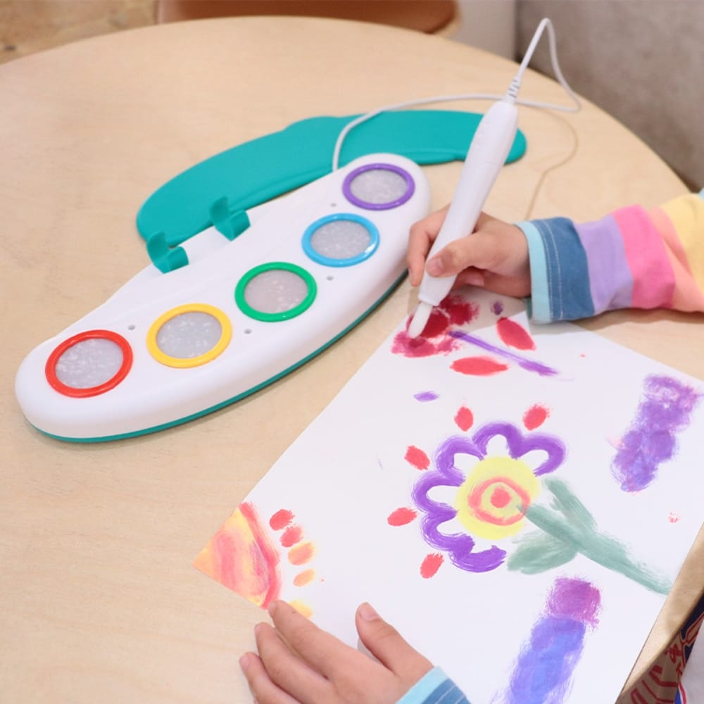 Set Creativ Pensulă Magică cu Lumină, Pictură Fără Murdărie, Paletă 5 Culori și 21 Coli Magice, +3 Ani - LUDIRO