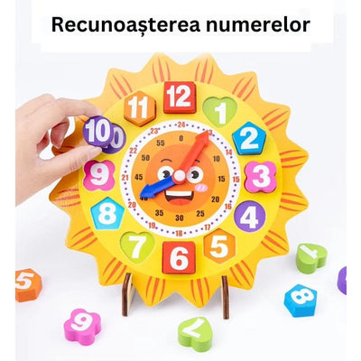 Ceas Educational din Lemn pentru Copii cu Design Dragut, Soare Zambitor, Instrument Didactic Interactiv pentru Invatarea Orei, Dezvoltarea Abilitatilor Cognitive si Pregatirea Prescolara, 22x22 Cm, + - LUDIRO