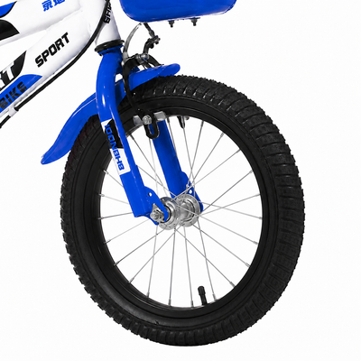 Prim-plan cu roata din față a bicicletei LUDIRO de 14 inch, anvelopă pneumatică, furcă albastră, frână și aripă de protecție.