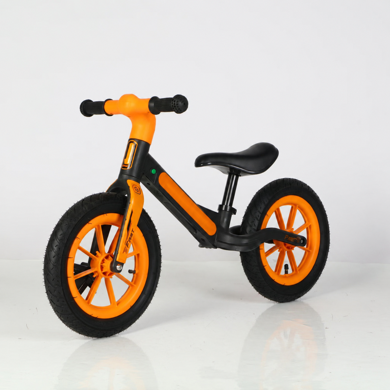 Bicicletă de echilibru Ludiro 12 inch portocaliu, cu lumini LED și sunete, 2-5 ani - LUDIRO