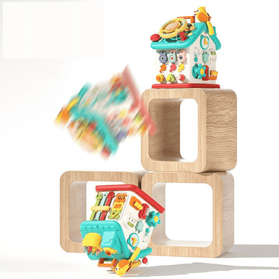 Prezentare ilustrată a căsuței LUDIRO lângă cuburi decorative