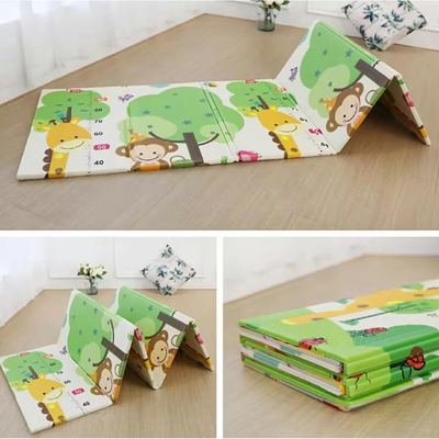 Covor educativ pliabil LUDIRO din spumă XPE, 2 fețe, 180x150 cm, model Girafă și Circuit - LUDIRO