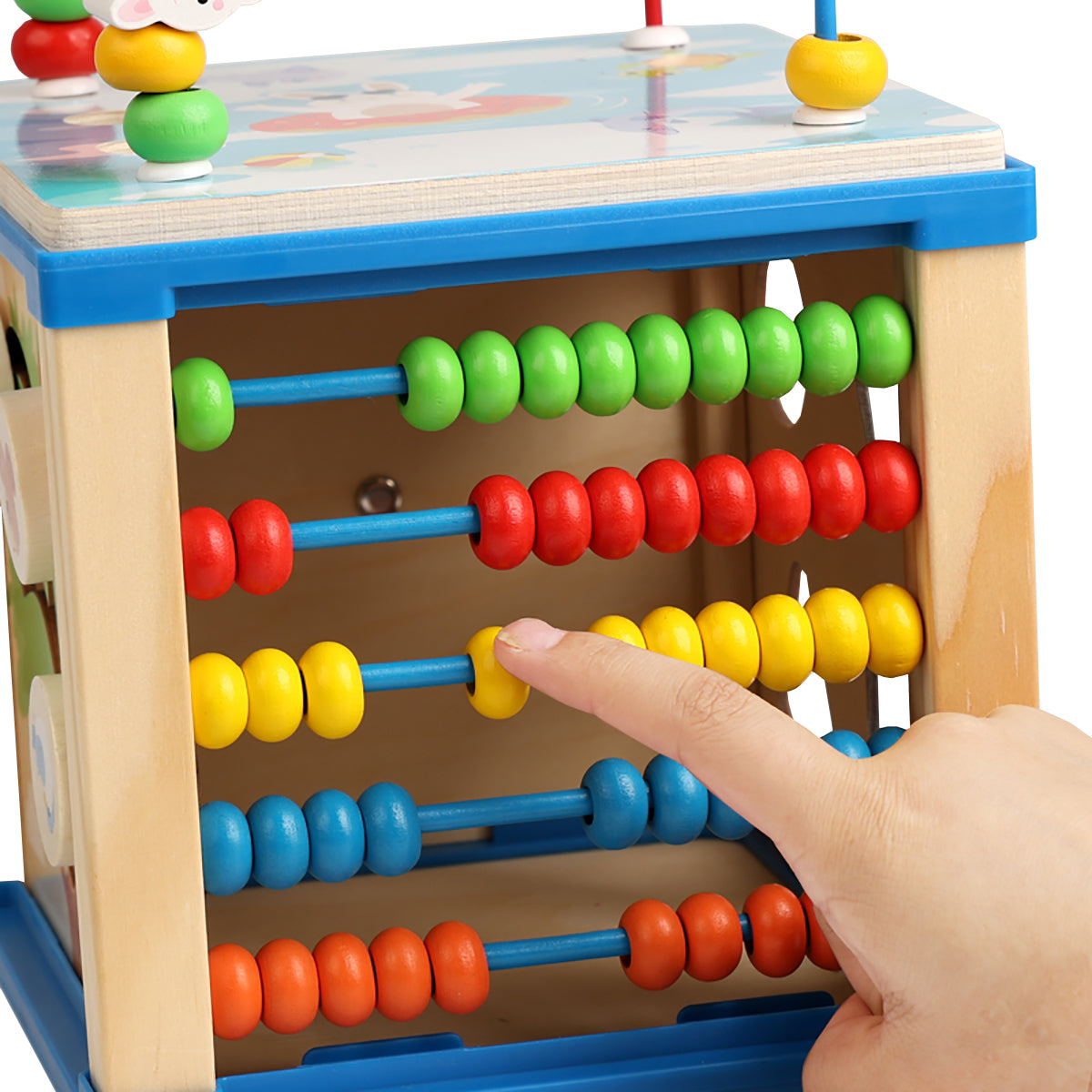 Detaliu al abacului LUDIRO cu cinci rânduri de câte zece bile colorate pentru numărare