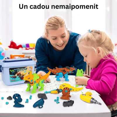 Adult și copil asamblând dinozaurii LUDIRO la masă, cu piesele și uneltele setului