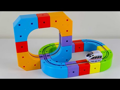 Circuit Trenuleț Electric 3D, Set Construcție Interactiv Cube Track, 81 Piese, Tren cu Acumulator USB și Lumini, Semne de Circulație, +3 Ani - LUDIRO