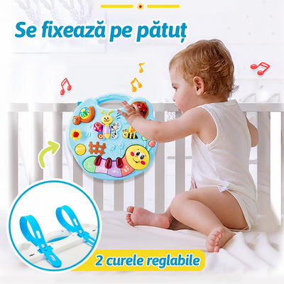Panou de activități LUDIRO fixat pe pătuț și detaliu al celor două curele reglabile incluse