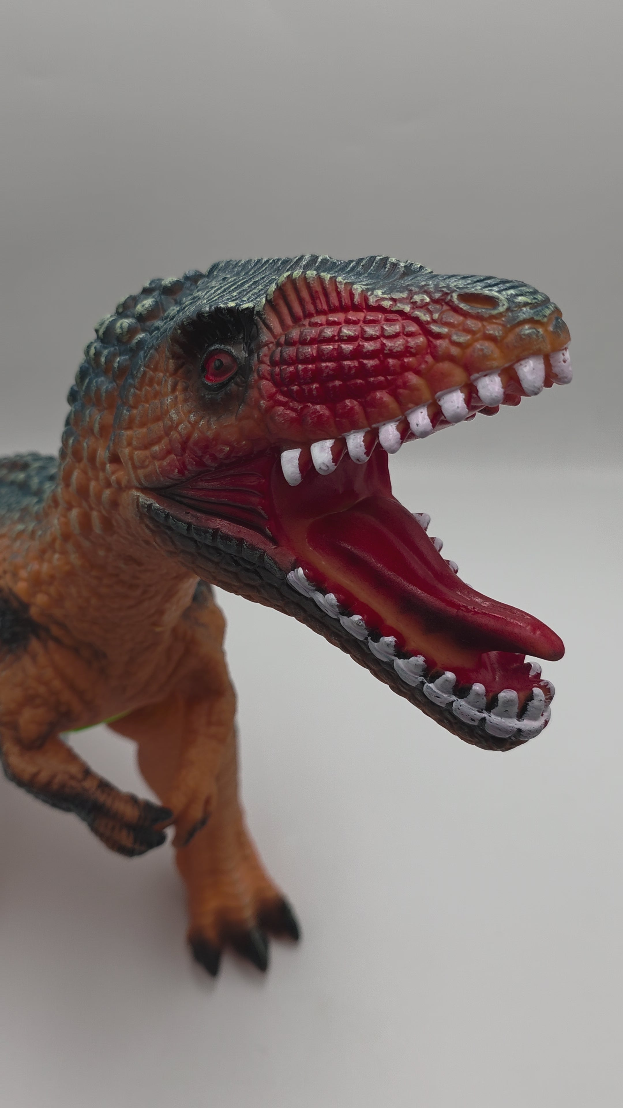 Dinozaur Giganotosaurus XXL LUDIRO din Cauciuc Moale, cu Sunete, Aspect Realist, 73 cm