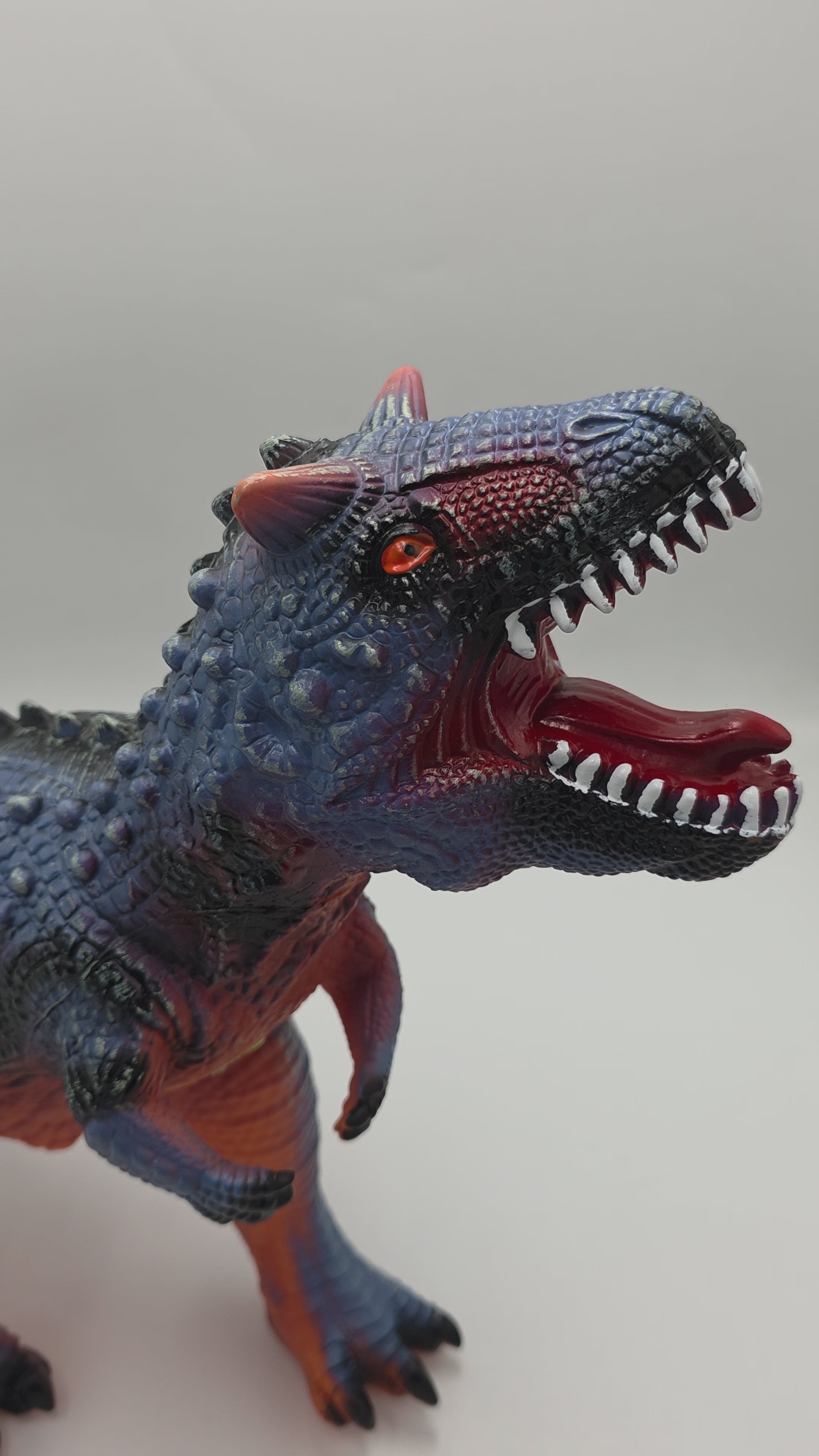 Dinozaur Carnotaurus Gigant LUDIRO din Cauciuc Moale, cu Sunete, Aspect Realist, 73 cm