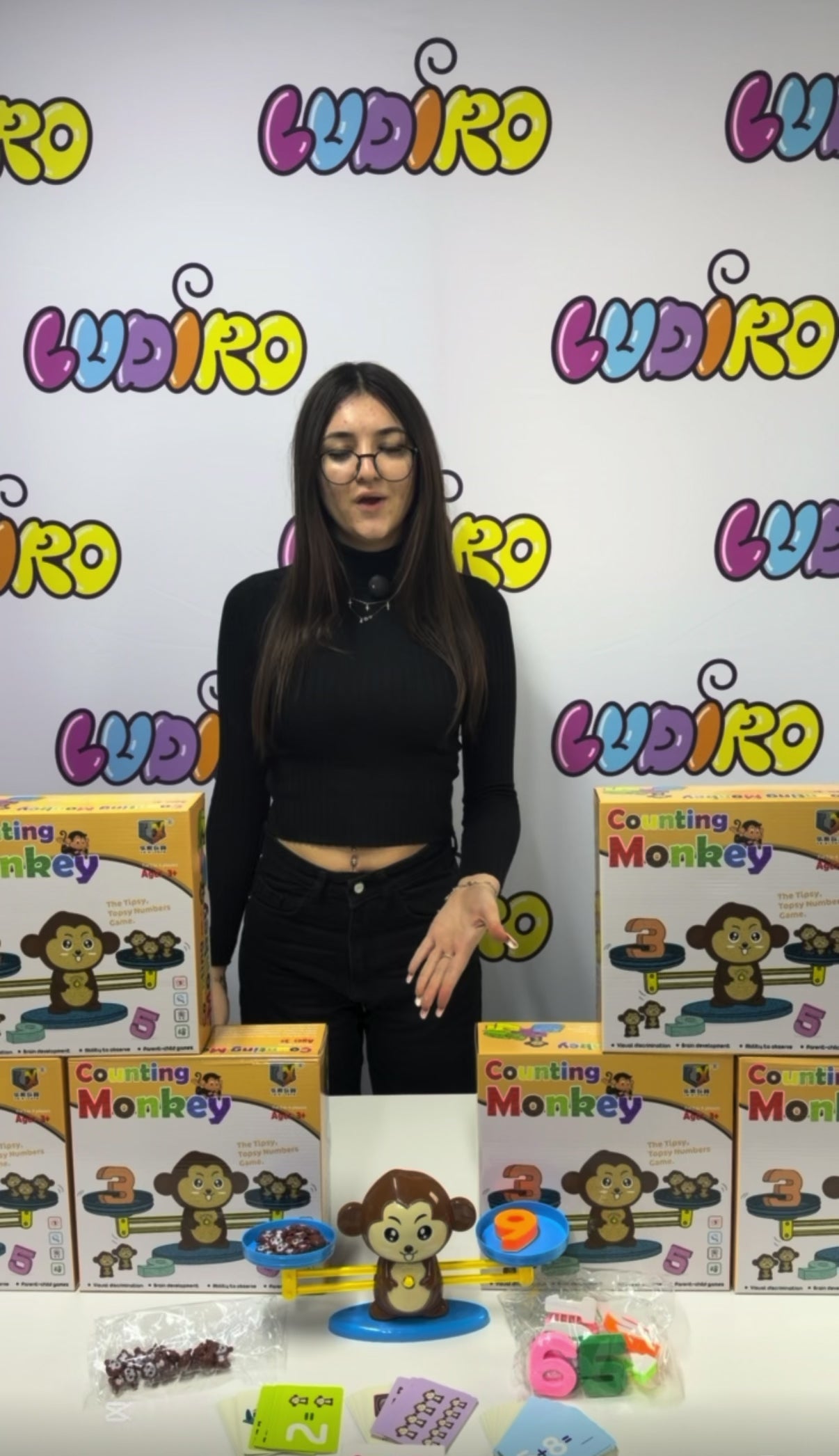 Încărcați videoclipul: Jucarie Educativa Matematica, Balanta Maimuta, Invatare prin Joc, + 3 Ani