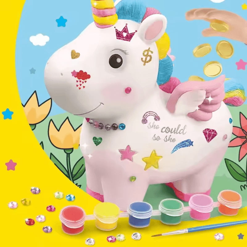 Exemplu de pușculiță Unicorn decorată cu culori, stickere și strasuri