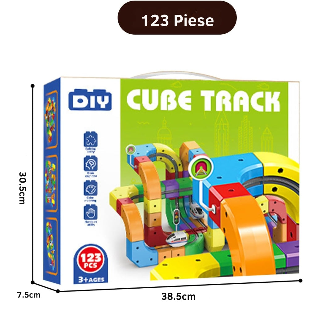 Circuit Trenuleț Electric 3D, Set Construcție Interactiv Cube Track, 123 Piese, Tren cu Acumulator USB și Lumini, Semne de Circulație, +3 Ani - LUDIRO