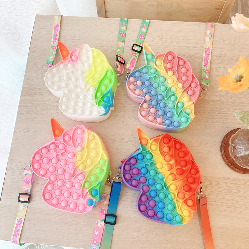 Jucarie Interactiva Antistres Tip Gentuta de Umar Pop IT NOW din Silicon, Cu Fermoar si Curea, Unicorn XXL, 23x19x5 cm, Multicolor, + 3 Ani - LUDIRO